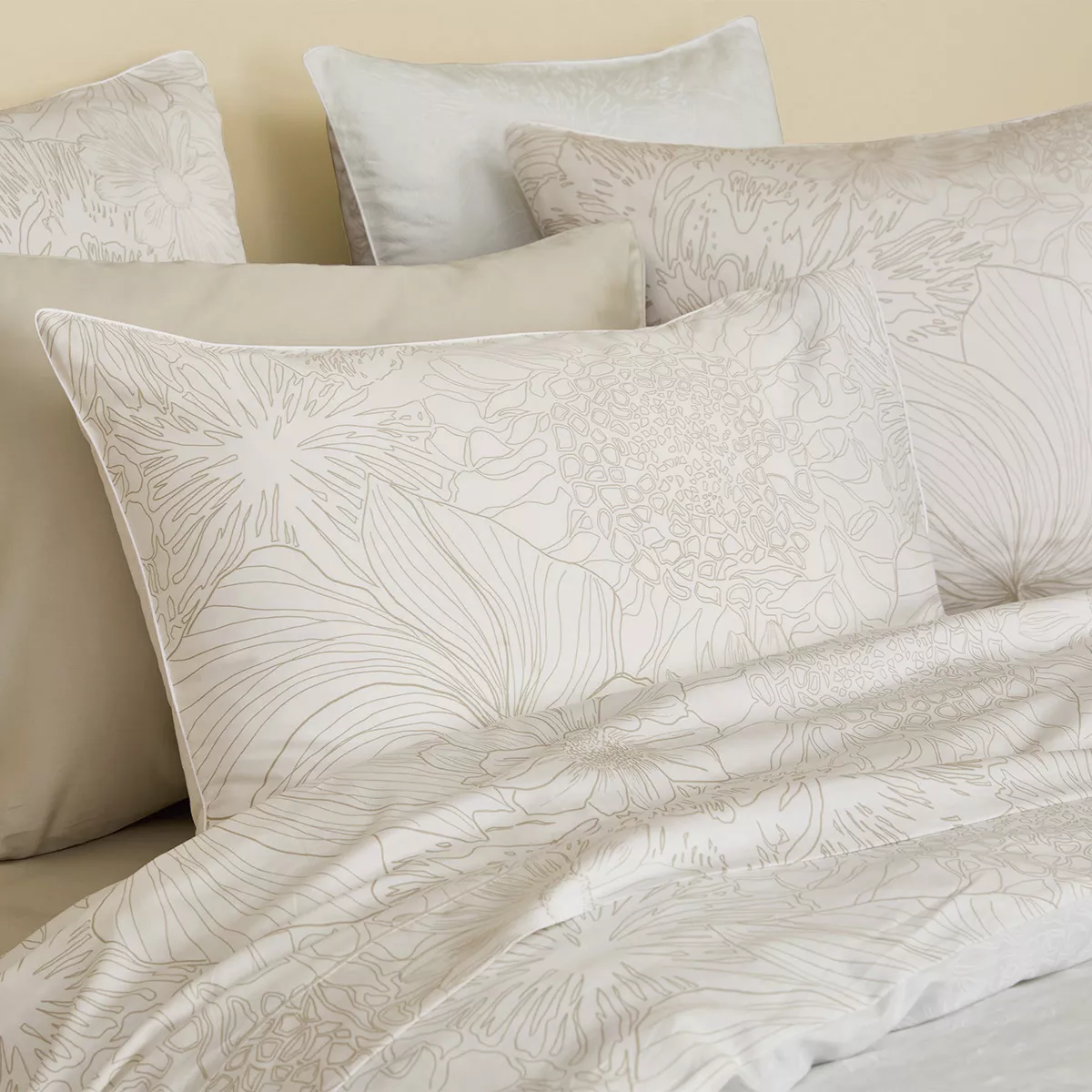 Kopfkissenbezug baumwollsatin bedruckt weiß beige Flower power white